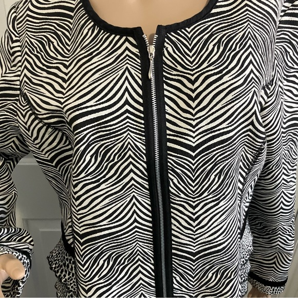 Zoe | Black & White Zebra prints Lightweight Jacket - Picture 5 of 9